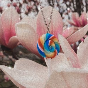 Adjustable lollipop necklace